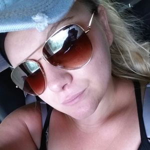 Meet your Posher, Marissa